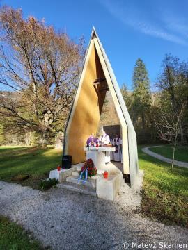 Ob 1. novembru smo se s polaganjem cvetja k osrednjim kamniškim spomenikom poklonili žrtvam vojn  (58)